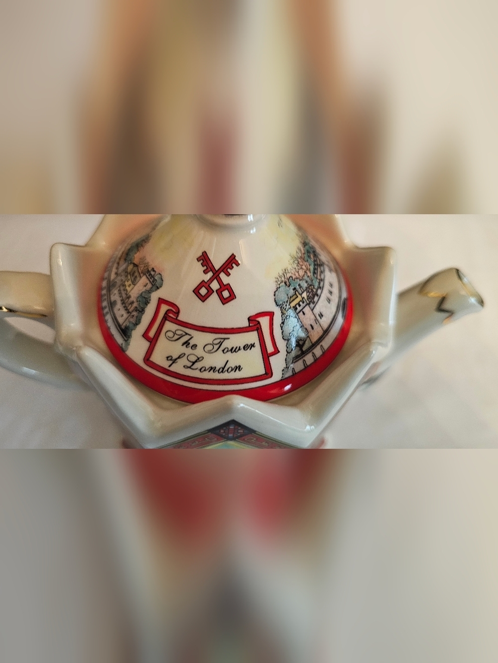 Vintage 80s James Sadler Tower of London Teapot Personnel of the Tower - Picture 7 of 13